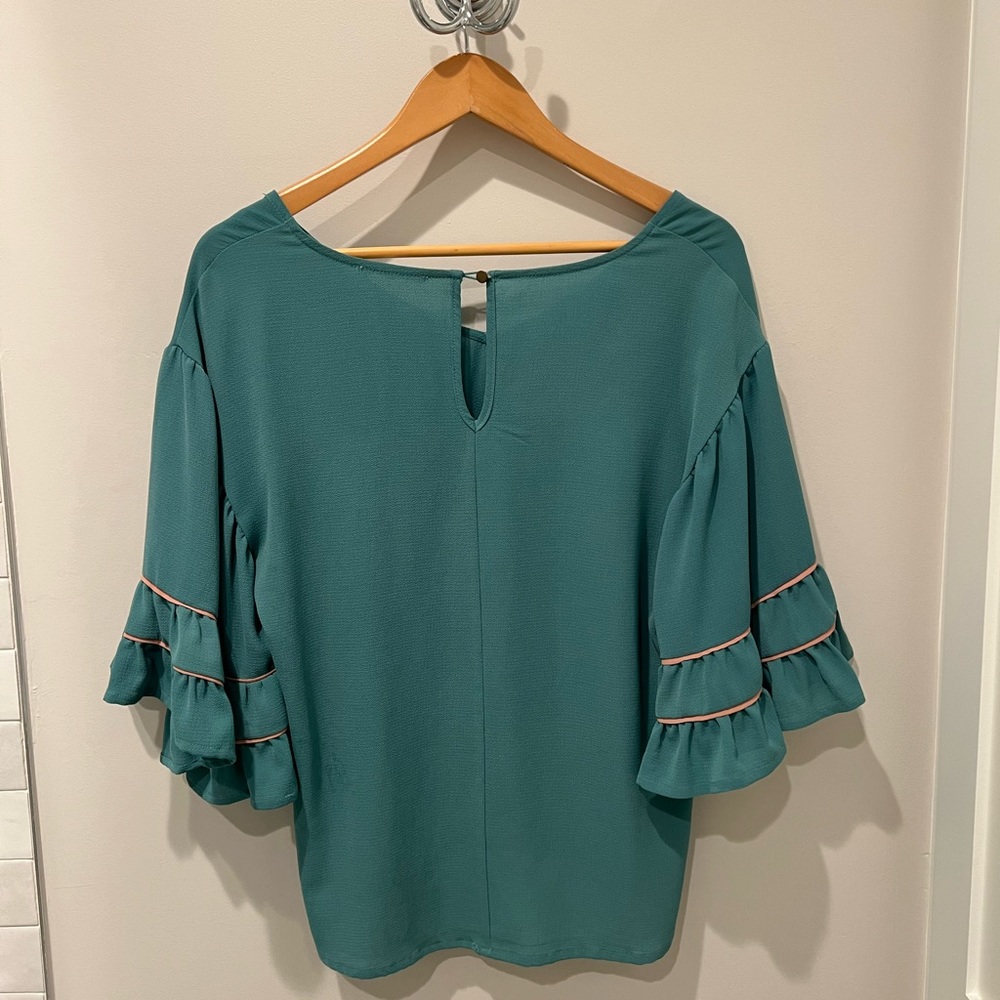 Blouse - Picture 2 of 3